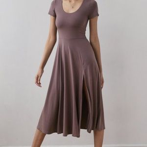 NWT Aritzia Wilfred Osaco Midi Dress
